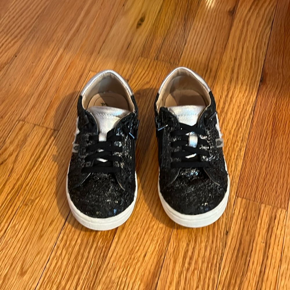 Old Soles Little Feet Walk the Earth Size 11 Black Toddler Girl Sneaker.